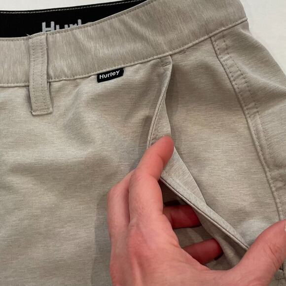 Hurley Tan/Neutral Spacedye Walk Short Bermuda, Size 36, Inseam 9" - Picture 4 of 13